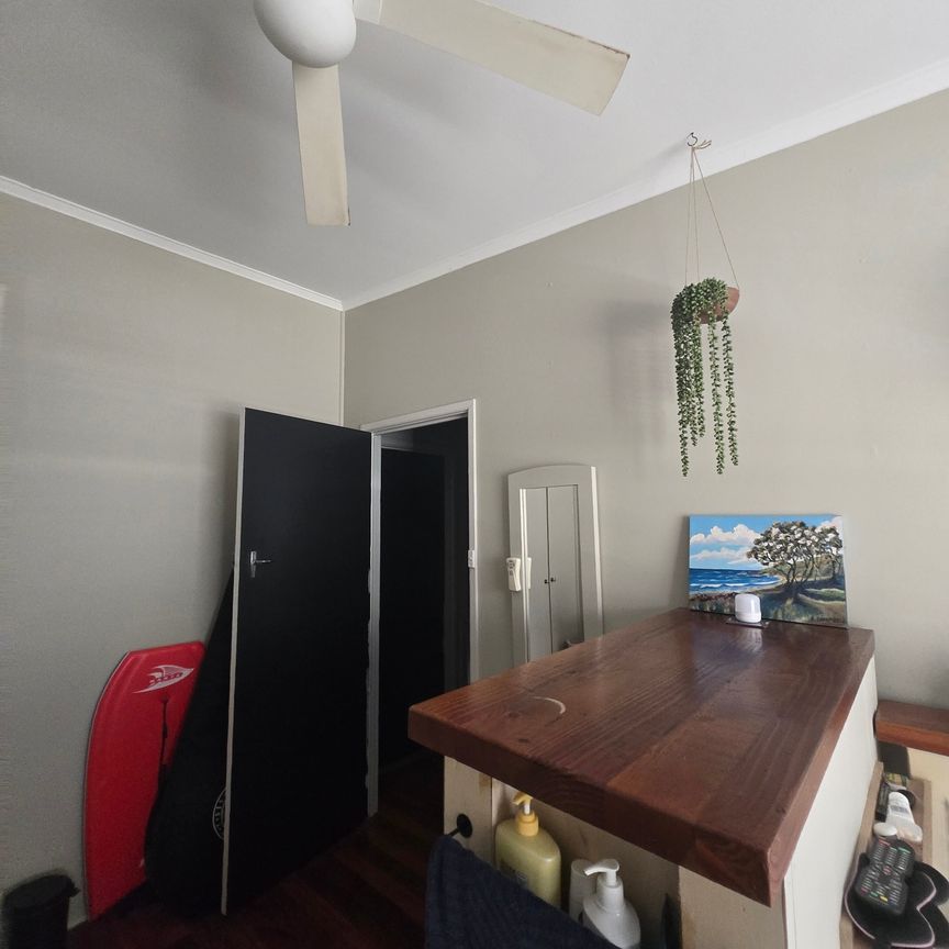 Surfers Paradise - Photo 1