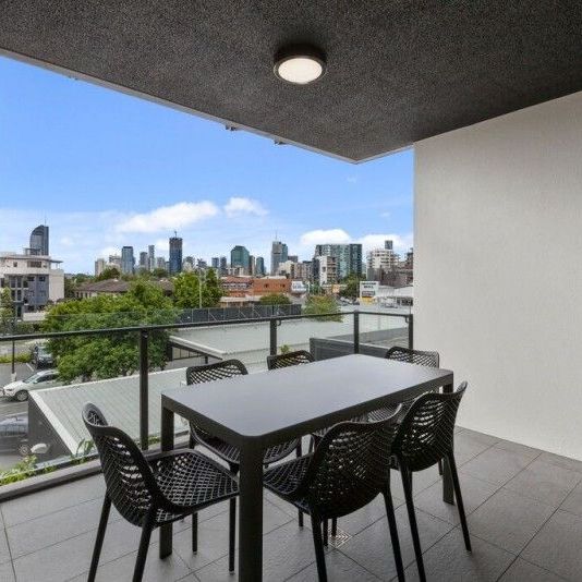 BRAND NEW APARTMENTS - CITY & RIVER VIEWS - Photo 1