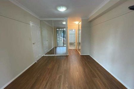 Modern 2-Bedroom Apartment In Resort Style Complex - Must See! - Photo 3