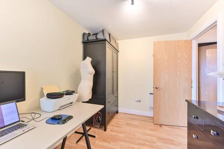 2 bedroom flat to rent - Photo 4