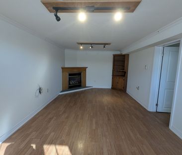 For Lease - 639 Blue Forest Hill, Burlington, Ontario - Photo 4