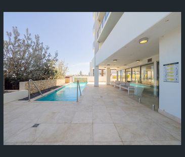 FULLY FURNISHED 6TH FLOOR APARTMENT WITH STUNNING OCEAN VIEWS. 2 CA... - Photo 2