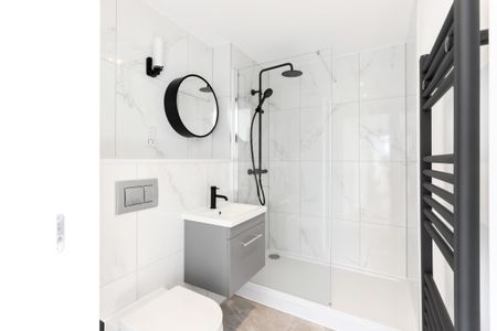 3 bedroom penthouse to rent - Photo 3