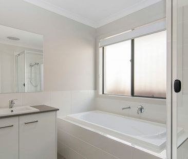 Spacious Open Plan Home near Gold Course available soon - Photo 6