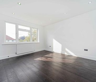 Montrose Avenue, TW2, London - Photo 3
