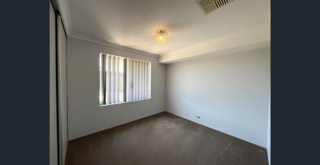 Your next family home awaits! - Photo 4