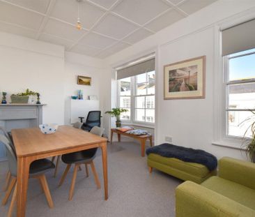 4 bedroom flat to rent - Photo 6