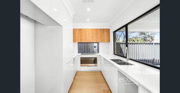 Experience luxury living - Brand New Home - Photo 1