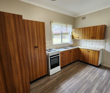 Centrally Located - Photo 3