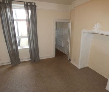 1 bed Studio Apartment - To Let - Photo 2