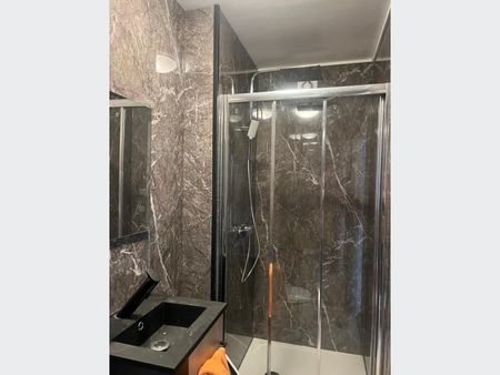 Appartement à Louer à LILLE 580 € - Photo 4