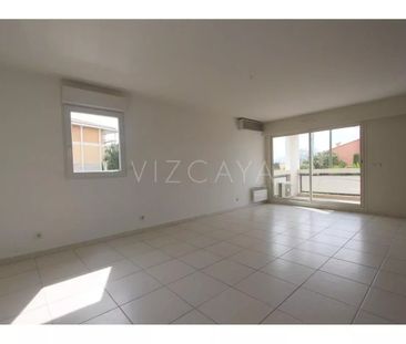 Location Appartement 4 pièces 90m² CANNES 06400 - Photo 4