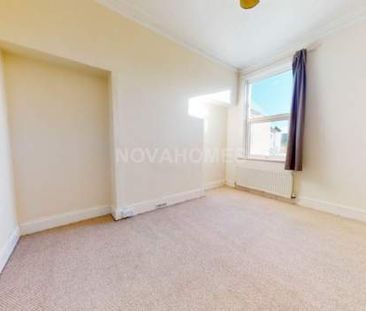 3 bedroom property to rent in Plymouth - Photo 4