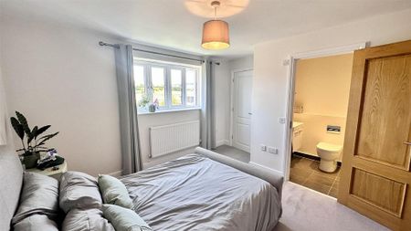 2 bedroom semi-detached house to rent - Photo 3