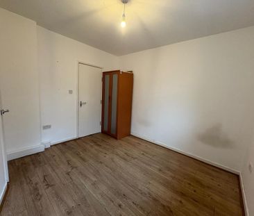 1 bedroom ground floor flat to rent - Photo 4