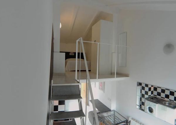 Calle de Antonio Zamora, Madrid, Community of Madrid 28011