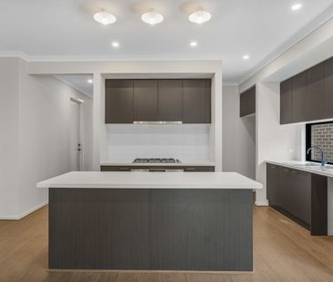 Brand New 4-Bedroom Home in Prime Mickleham Location! - Photo 4