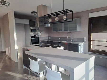 Location Appartement 4 pièces 100m² - Photo 3