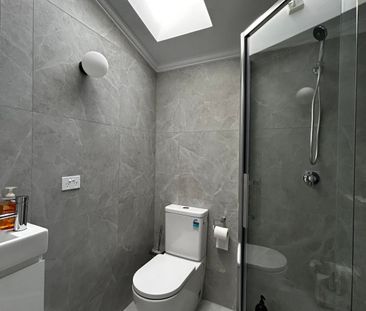 North Melbourne - Photo 1