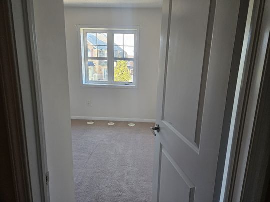 For Lease - 240 SEPTIMUS Heights, Milton, Ontario - Photo 1