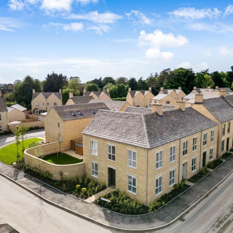 3 bedroom end of terrace house to rent - Photo 1