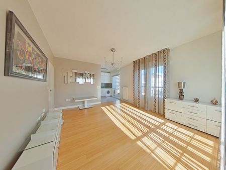 Location Appartement 3 pièces 64m² - Photo 3