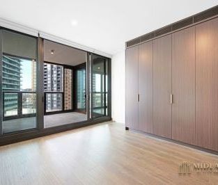 Luxury 2 Bedroom with Harbour Bridge View - Photo 3