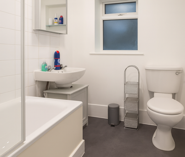 2 bedroom flat to rent - Photo 2 | Rentumo