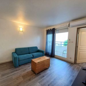 Location Appartement 1 pièce 27m² ST GILLES LES BAINS 97434 - Photo 2