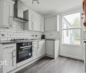 3 bedroom terraced house to rent - Photo 6