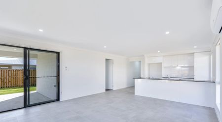 64 Lacewing Street, Rosewood QLD 4340 - House For Rent | Domain - Photo 5