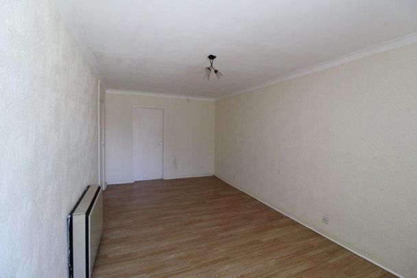 2 bedroom ground floor flat to rent - Photo 1