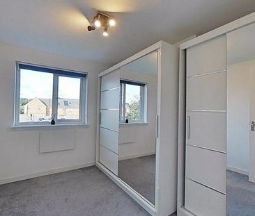 4 bedroom semi-detached house to rent - Photo 5