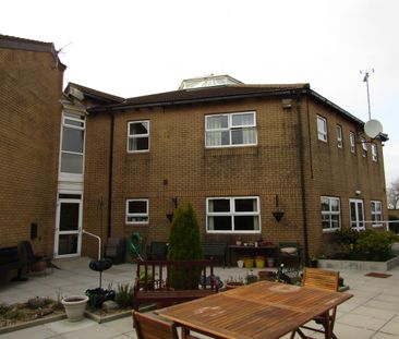 ** Apply on line ** Over 55’s 1 bed flat. Suitable for 1 person. Ad... - Photo 2