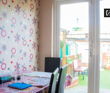 Equipped room in shared apartment in Artane, Dublin - Photo 6