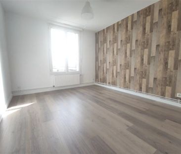 Location appartement 3 pièces - 67m² à Fougeres (35300) - Photo 2