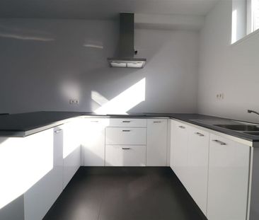 Moderne flat met terras - Photo 2