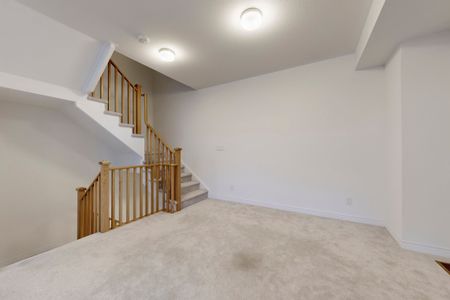 For Lease - 2015 Cameron Lott Crescent, Oshawa, Ontario - Photo 5