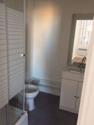 Appartement 1 pièces 30m2 MARSEILLE 7EME 516 euros - Photo 4