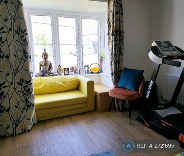 1 bedroom in a house share to rent - Photo 3