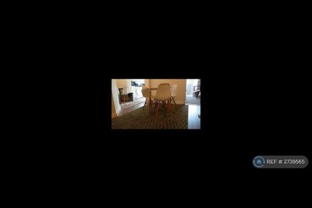 5 bedroom semi-detached house to rent - Photo 2