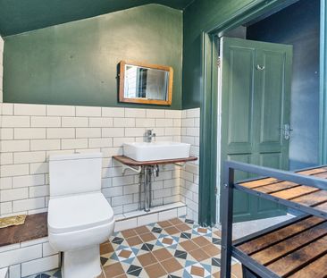 3 bedroom terraced property to rent - Photo 2
