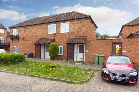 Neath Hill - A Centrally Located Bed Maisonette With Garage, MK14 - Photo 5