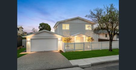 Custom-Crafted Family Masterpiece - Photo 2