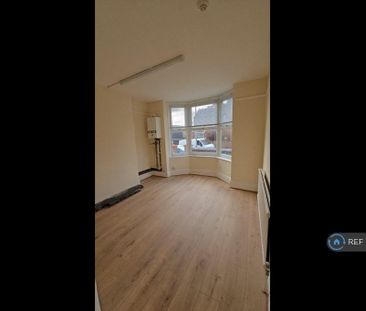 5 bedroom end of terrace house to rent - Photo 2