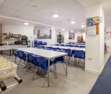 1 bedroom in a house share to rent - Photo 1