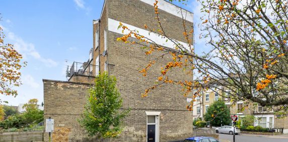 2 bedroom flat in Upper Holloway - Photo 2