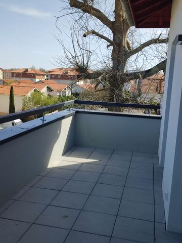 Location Appartement 1 pièce 38m² BAYONNE 64100 - Photo 5