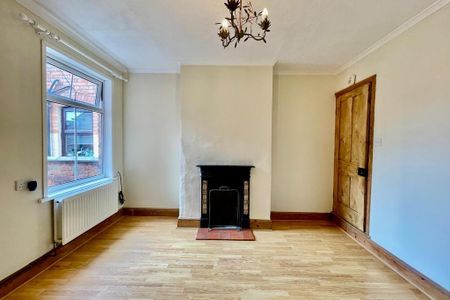 2 bedroom terraced house to rent - Photo 4