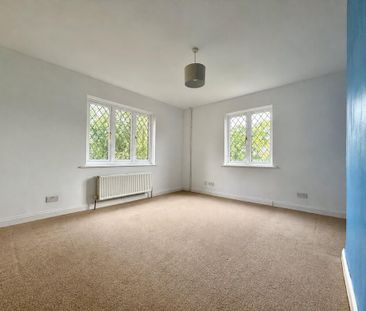 4 bedroom semi-detached house to rent - Photo 2